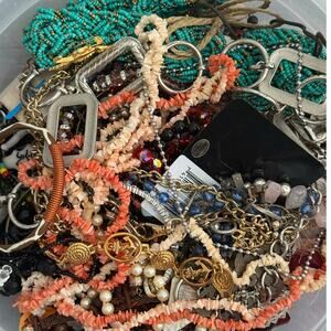 7 pounds jewelry Junk Drawer Lot vintage Estate auction AS IS